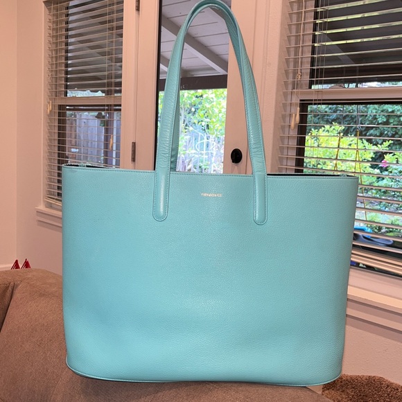 🩵Tiffany & Co Purse and Matching Wristlet🩵 - Picture 1 of 16